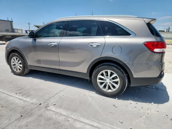5XYPG4A35JG406037 2018 KIA SORENTO - Image 2