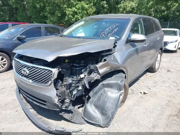 5XYPG4A35JG407964 2018 KIA SORENTO - Image 2
