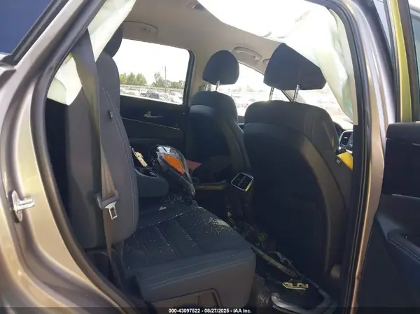 5XYPG4A35JG407964 2018 KIA SORENTO - Image 8