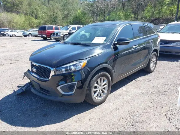 5XYPG4A35JG410489 2018 KIA SORENTO - Image 2