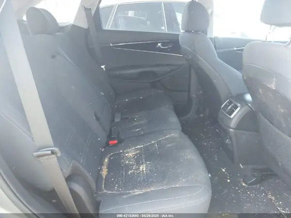 5XYPG4A35JG417927 2018 KIA SORENTO - Image 8