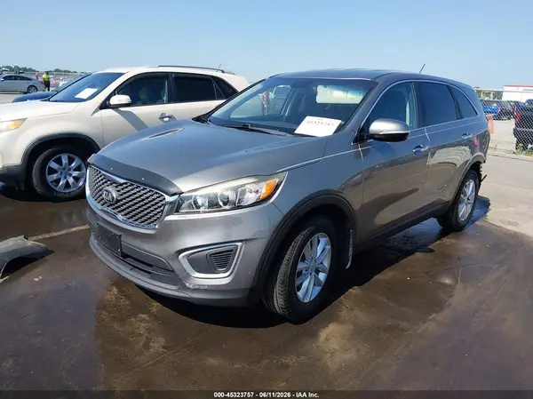5XYPG4A35JG417961 2018 KIA SORENTO - Image 2