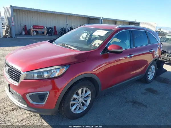 5XYPG4A35JG420701 2018 KIA SORENTO - Image 2