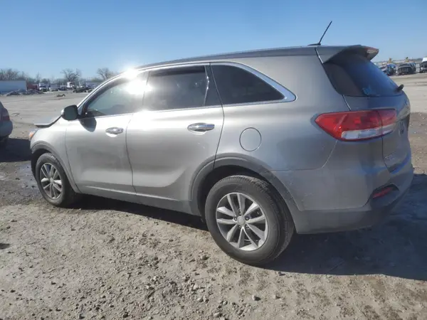 5XYPG4A35JG426319 2018 KIA SORENTO - Image 2