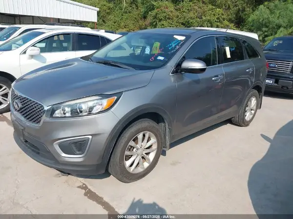 5XYPG4A35JG427390 2018 KIA SORENTO - Image 2