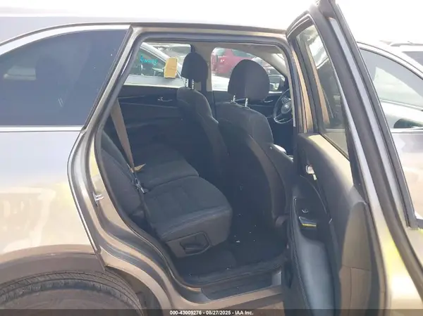 5XYPG4A35JG427390 2018 KIA SORENTO - Image 8