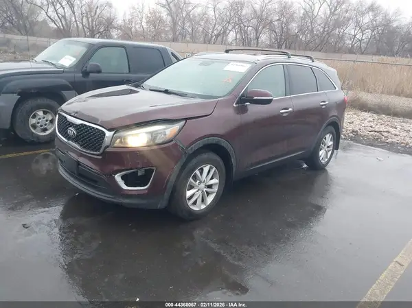 5XYPG4A35JG429561 2018 KIA SORENTO - Image 2