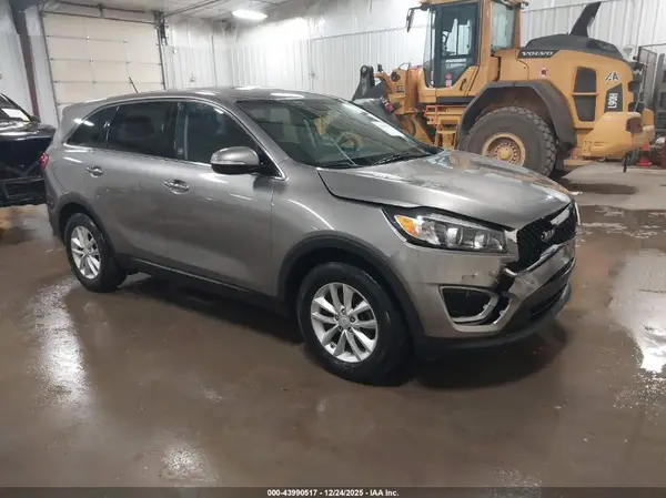 5XYPG4A35JG430757 2018 KIA SORENTO - Image 1