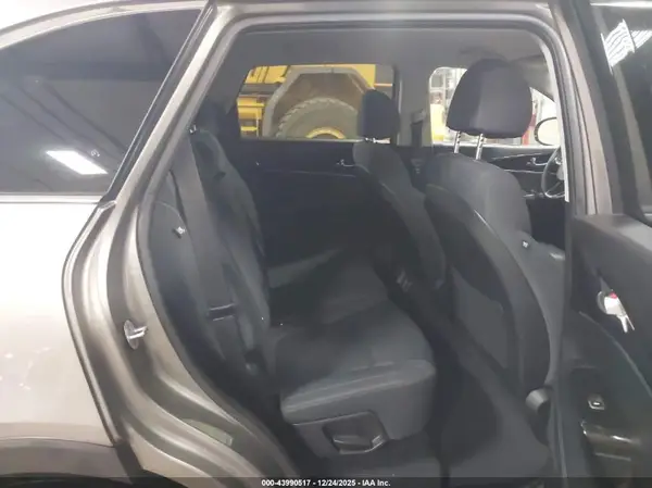 5XYPG4A35JG430757 2018 KIA SORENTO - Image 8