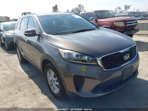 5XYPG4A35KG438309 2019 KIA SORENTO - Image 1