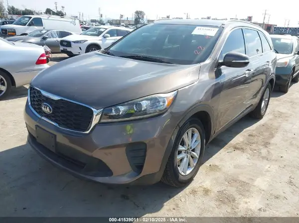 5XYPG4A35KG438309 2019 KIA SORENTO - Image 2