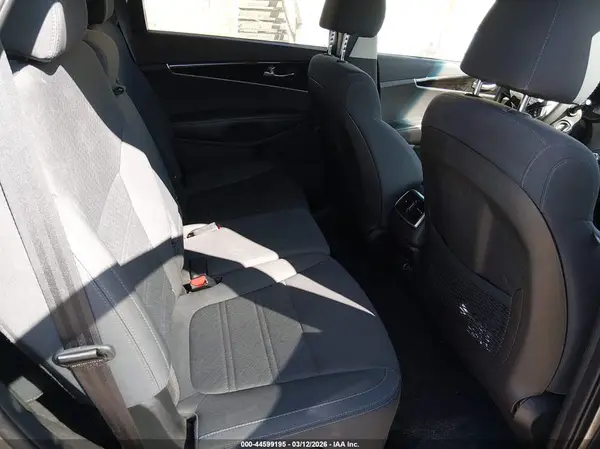 5XYPG4A35KG451920 2019 KIA SORENTO - Image 8