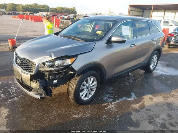 5XYPG4A35KG459483 2019 KIA SORENTO - Image 2