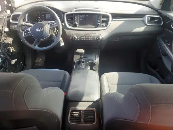 5XYPG4A35KG464442 2019 KIA SORENTO - Image 8