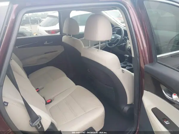 5XYPG4A35KG465686 2019 KIA SORENTO - Image 8