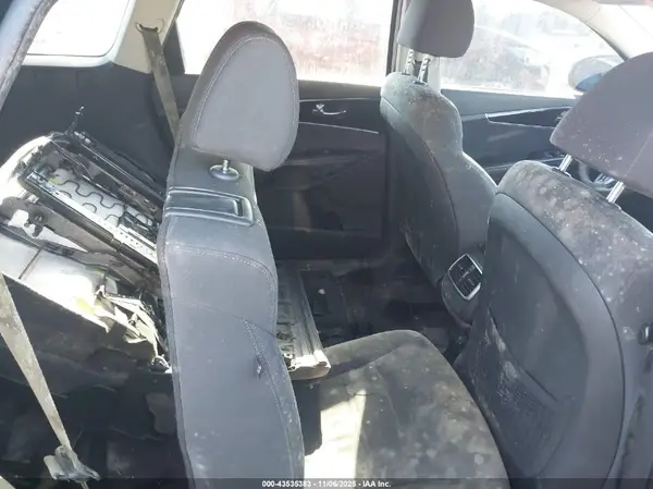 5XYPG4A35KG475912 2019 KIA SORENTO - Image 8