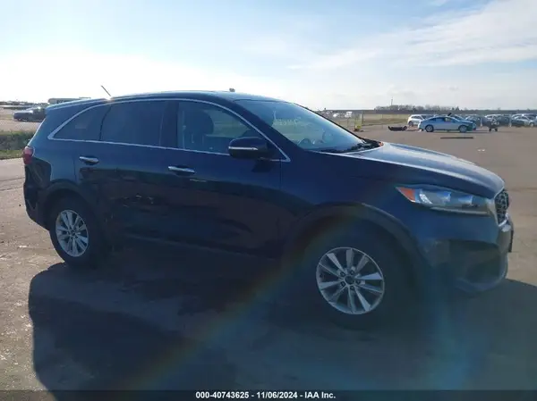 5XYPG4A35KG505359 2019 KIA SORENTO - Image 1