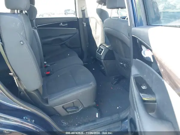 5XYPG4A35KG505359 2019 KIA SORENTO - Image 8