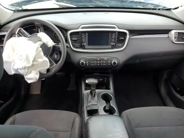 5XYPG4A35KG507953 2019 KIA SORENTO - Image 8