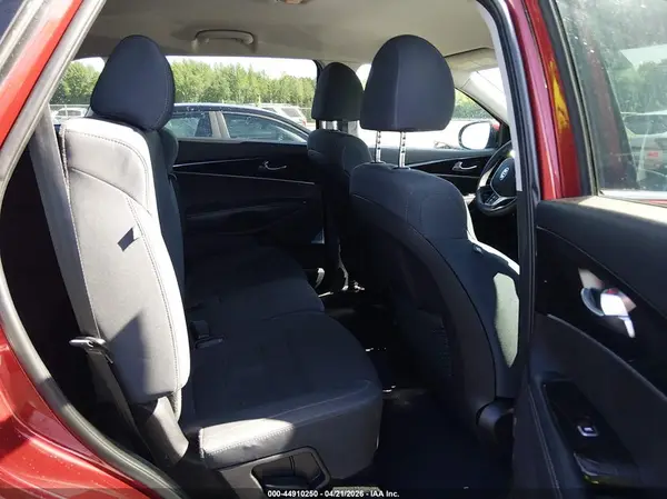 5XYPG4A35KG510559 2019 KIA SORENTO - Image 8