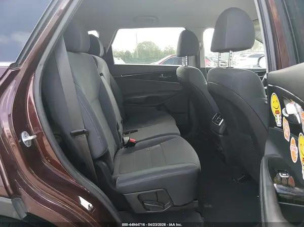5XYPG4A35KG510643 2019 KIA SORENTO - Image 8
