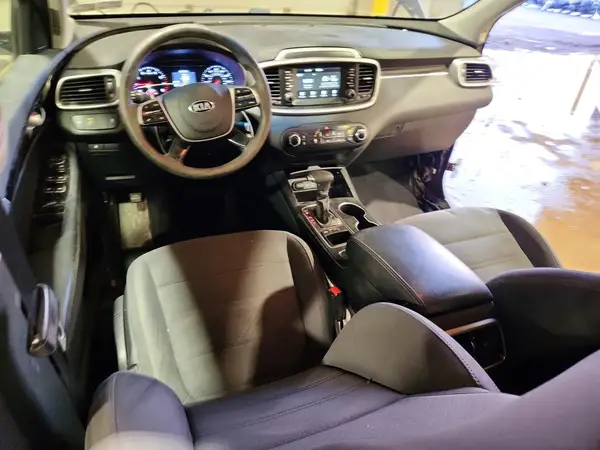 5XYPG4A35KG511663 2019 KIA SORENTO - Image 8