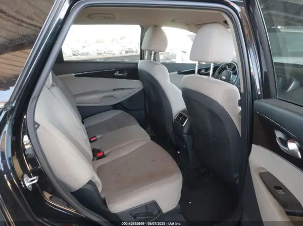 5XYPG4A35KG512733 2019 KIA SORENTO - Image 8