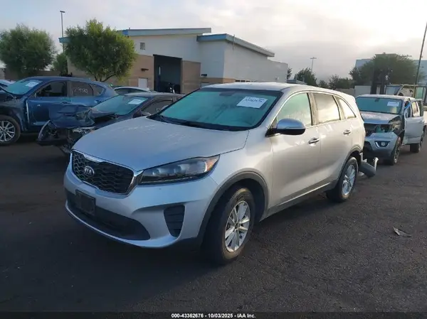 5XYPG4A35KG517852 2019 KIA SORENTO - Image 2