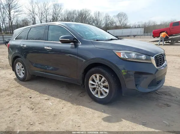 5XYPG4A35KG523327 2019 KIA SORENTO - Image 1