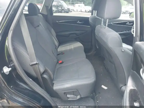 5XYPG4A35KG524218 2019 KIA SORENTO - Image 8