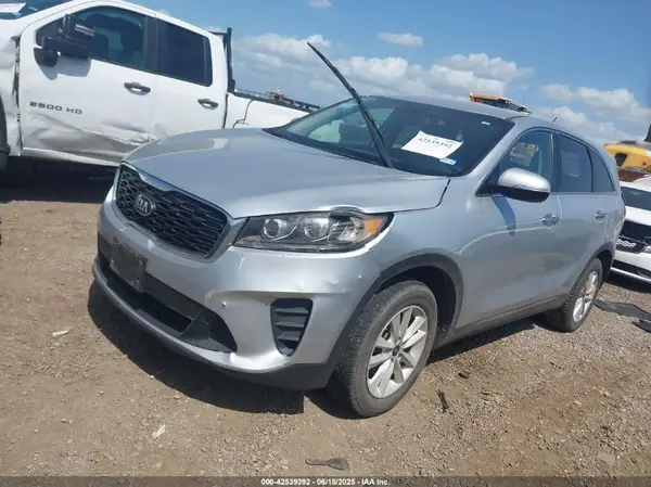 5XYPG4A35KG528236 2019 KIA SORENTO - Image 2