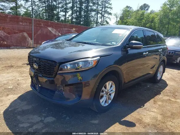 5XYPG4A35KG529645 2019 KIA SORENTO - Image 2