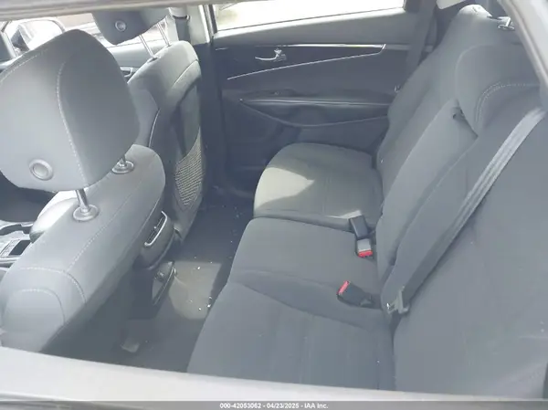 5XYPG4A35KG533677 2019 KIA SORENTO - Image 8