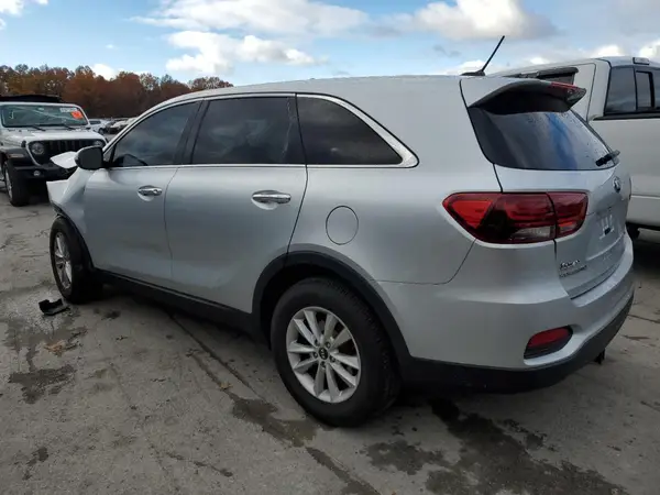 5XYPG4A35KG534098 2019 KIA SORENTO - Image 2