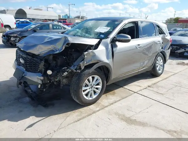 5XYPG4A35KG542234 2019 KIA SORENTO - Image 2