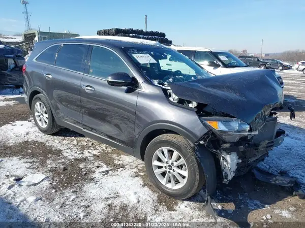 5XYPG4A35KG544078 2019 KIA SORENTO - Image 1