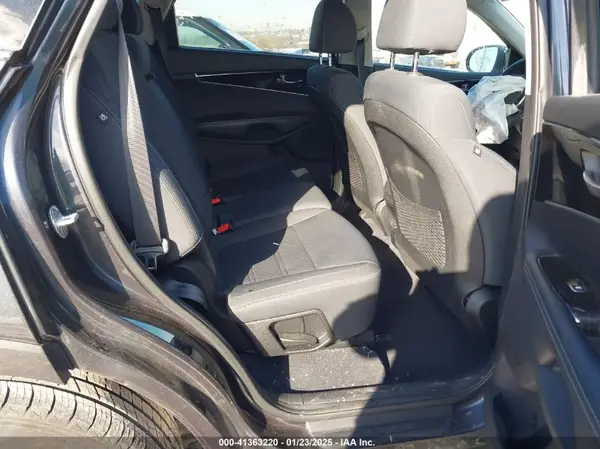 5XYPG4A35KG544078 2019 KIA SORENTO - Image 8