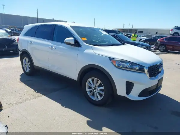 5XYPG4A35KG545540 2019 KIA SORENTO - Image 1