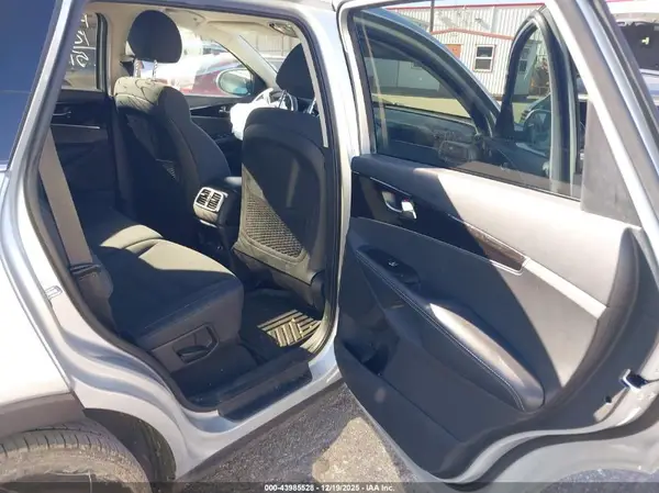5XYPG4A35KG546817 2019 KIA SORENTO - Image 8