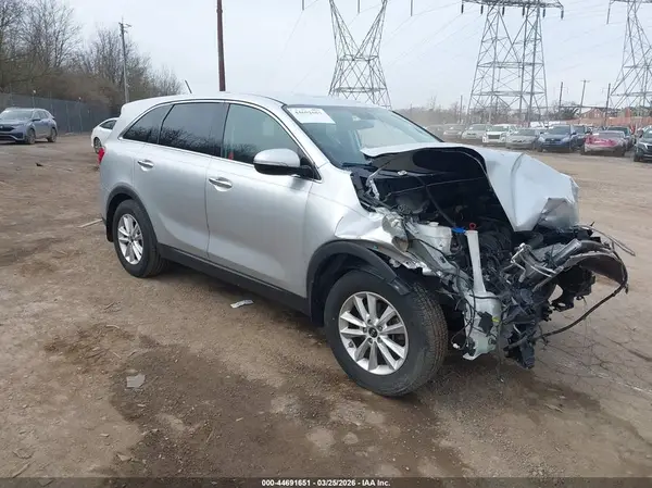 5XYPG4A35KG552648 2019 KIA SORENTO - Image 1