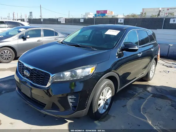 5XYPG4A35KG555100 2019 KIA SORENTO - Image 2