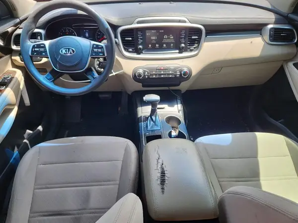 5XYPG4A35KG555405 2019 KIA SORENTO - Image 8