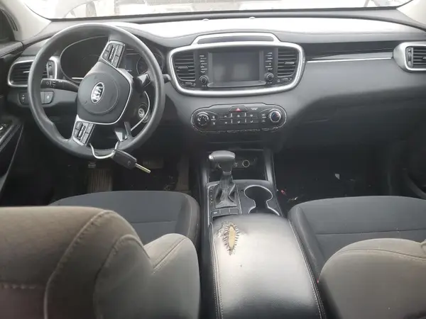 5XYPG4A35KG560832 2019 KIA SORENTO - Image 8