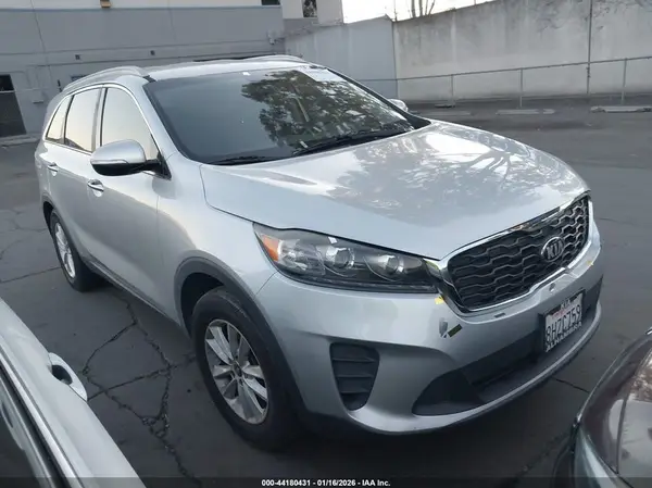 5XYPG4A35KG563763 2019 KIA SORENTO - Image 1