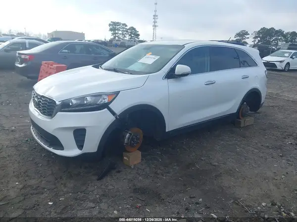 5XYPG4A35KG564699 2019 KIA SORENTO - Image 2