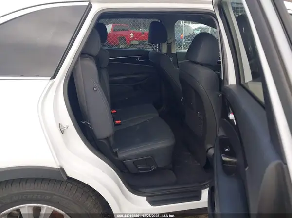 5XYPG4A35KG564699 2019 KIA SORENTO - Image 8