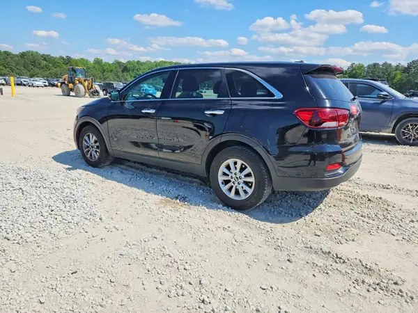 5XYPG4A35KG568669 2019 KIA SORENTO - Image 2