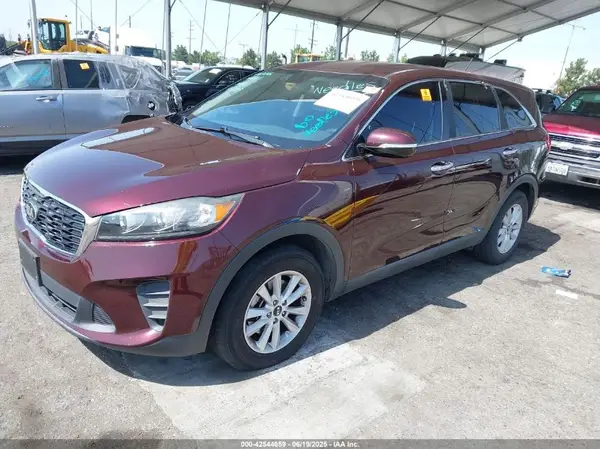 5XYPG4A35KG568784 2019 KIA SORENTO - Image 2
