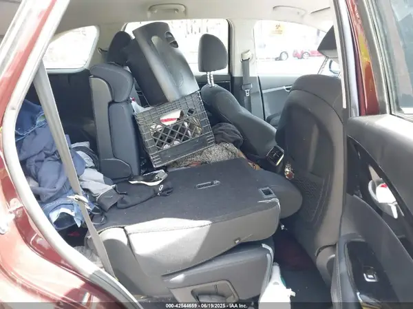 5XYPG4A35KG568784 2019 KIA SORENTO - Image 8