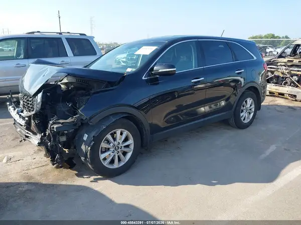 5XYPG4A35KG570955 2019 KIA SORENTO - Image 2
